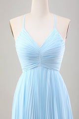 Himmelblaues A-Linie Plissee Chiffon Hochzeitsgastkleid