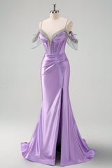 Glitzerndes flieder Meerjungfrauen Schulter Quasten Satin Perlenkleid mit Schlitz
