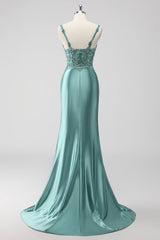 Grünes Pailletten Meerjungfrauen Satin Langes Ballkleid mit Rüschen und Schlitz