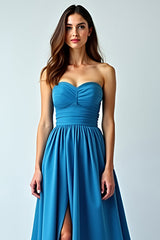 Blaues Trägerloses Langes Satin Hochzeitsgastkleid in A-Linie mit Schlitz