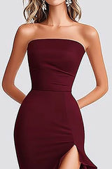 Burgundy Meerjungfrauen Trägerloses Ballkleid mit Rüschen und Schlitz