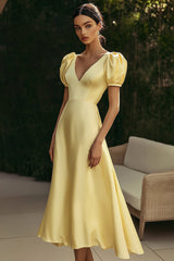 Gelbes Satin Ballkleid in A-Linie mit V-Ausschnitt und Puffärmeln