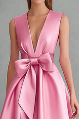 Rosa Midi Partykleid aus Satin mit V-Ausschnitt und Schleife