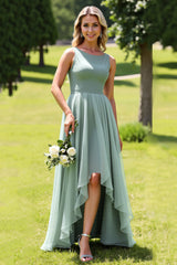 Salbeigrünes Chiffon A-Linie Hoch Niedrig Brautjungfernkleid mit Rüschen