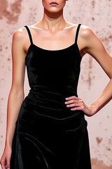 Einfaches Schwarzes Langes Abendkleid aus Samt mit Spaghettiträgern