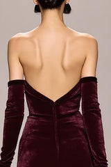 Dunkelrotes Trägerloses Langes Abendkleid aus Samt mit Schlitz