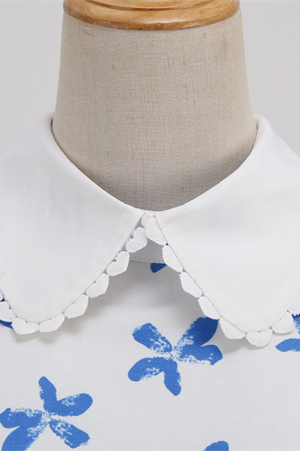 Weißes Vinrage Kleid mit kurzen Ärmeln
