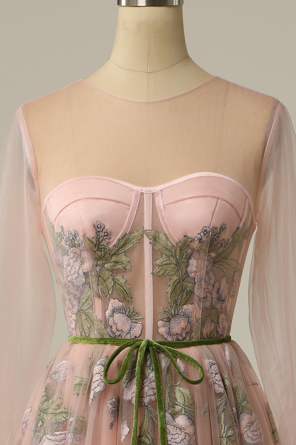 A Linie Jewel Light Nude Langes Ballkleid mit Stickerei