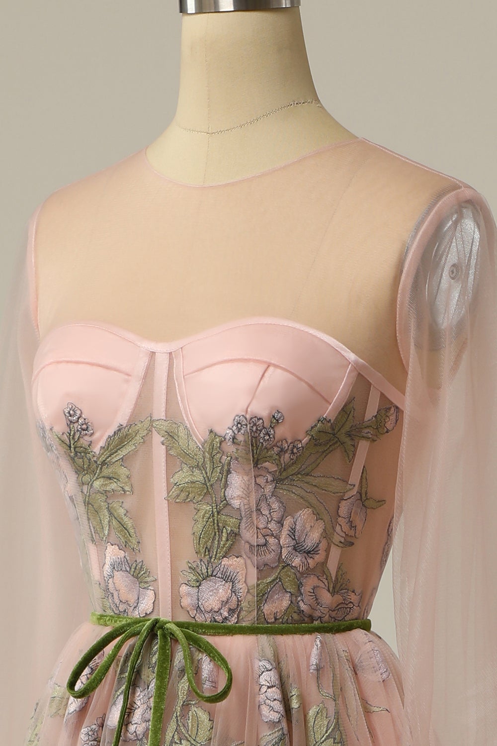 A Linie Jewel Light Nude Langes Ballkleid mit Stickerei