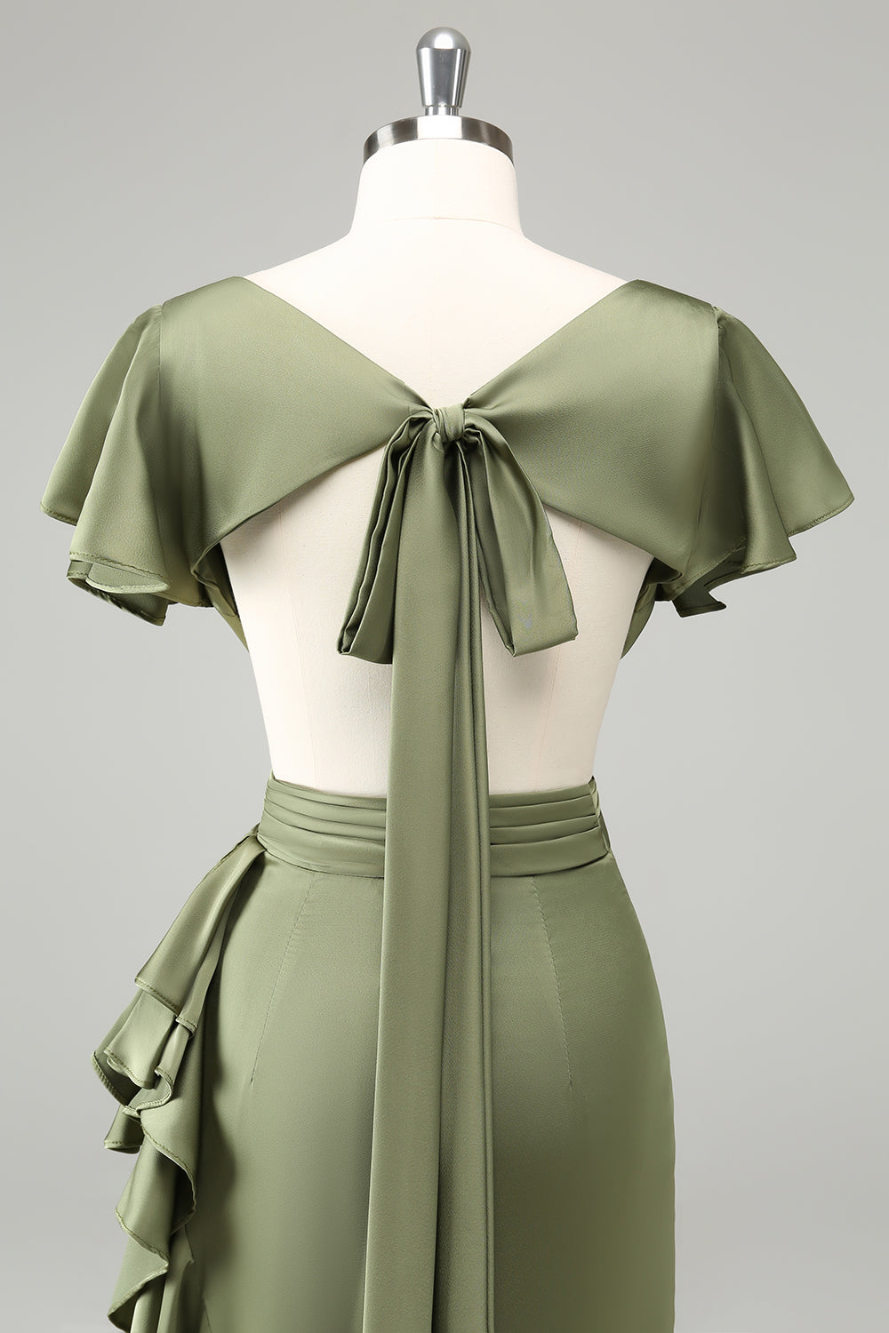 Olive Satin Etui Hochzeitsgastkleid mit V-Ausschnitt und Rüschen