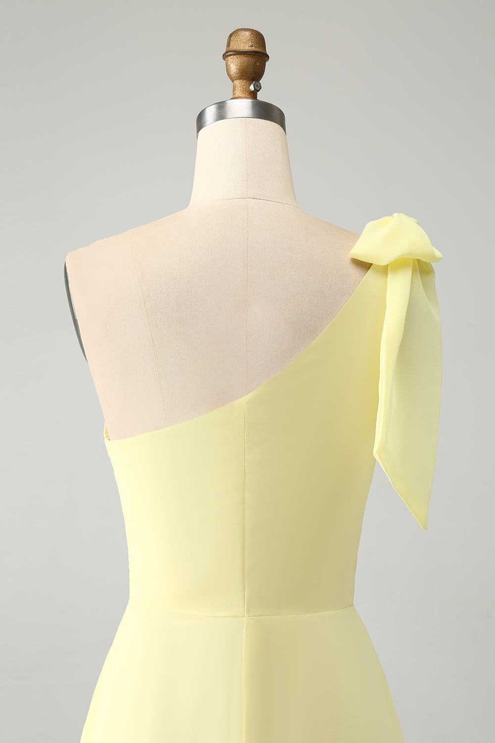 A Linie Eine Schulter Gelbes Langes Hochzeitsgastkleid mit Schlitz