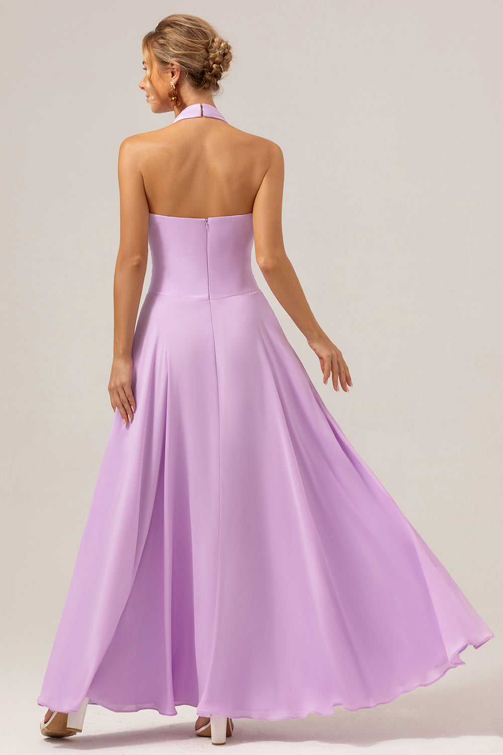 A Linie Neckholder Chiffon Rückenfreies langes lila Brautjungfernkleid