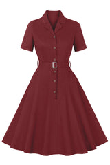 Einfaches burgunderrotes Vintage Kleid mit Reversausschnitt aus den 1950er Jahren