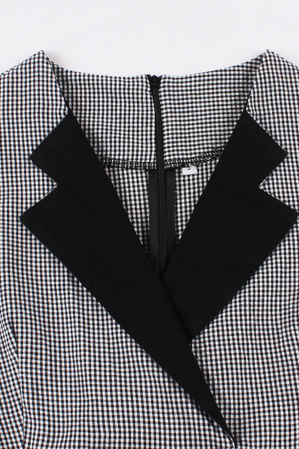 Schwarzes Revers halsplaiertes Vintage Kleid aus den 1950er Jahren