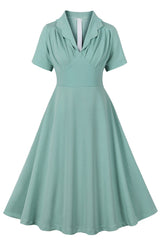Grüne Rüschen Kurzärmeliges Retro Kleid aus den 1950er Jahren