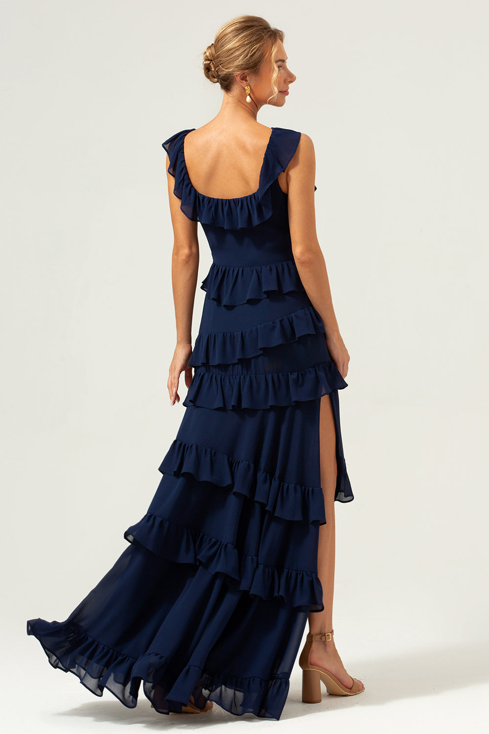 A-Linie Gestuftes Chiffonkleid mit quadratischem Ausschnitt Langes dunkelblaues Brautjungfernkleid