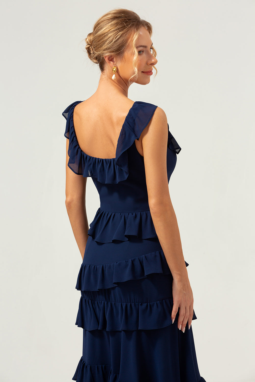 A-Linie Gestuftes Chiffonkleid mit quadratischem Ausschnitt Langes dunkelblaues Brautjungfernkleid