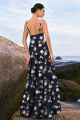 Marineblaues Bloom A-Linie Spaghettiträger Rückenfreies Druck Satin Langes Brautjungfernkleid