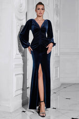 Puffärmel Dunkelblaues langgezogenes Samt Ballkleid mit Rüschen und Schlitz
