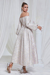 Flieder schulterfreies plissiertes A-Linie Ballkleid mit langen Ärmeln