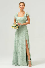Dusty Sage Langes Brautjungfernkleid mit quadratischem Ausschnitt und bedruckter Blume mit Schlitz