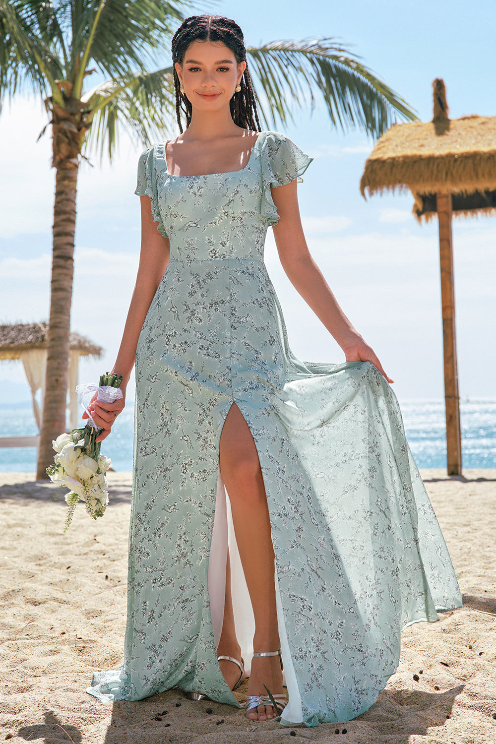 Graugrün bedrucktes geblümtes Brautjungfernkleid mit Schlitz