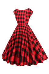 Rotes und schwarzes A-Linie V-Ausschnitt kariertes Kleid aus den 1950er Jahren