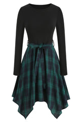 Schwarzes Vintage Kleid mit Rundhalsausschnitt und kariertem Spleißen mit langen Ärmeln und unregelmäßigem Saum