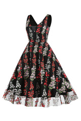 Schwarzes ärmelloses elegantes Vintage Kleid mit floraler Spitzenstickerei