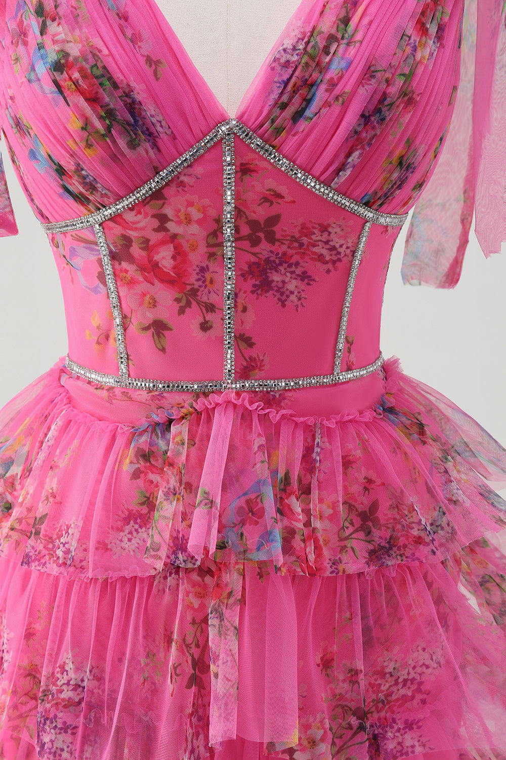 Fuchsia V-Ausschnitt Ballkleid mit Rüschen und Schlitz