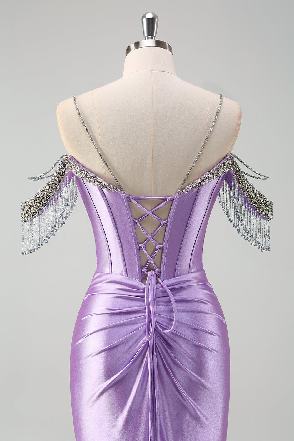 Glitzerndes flieder Meerjungfrauen Schulter Quasten Satin Perlenkleid mit Schlitz