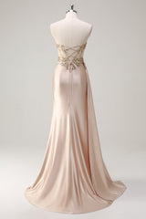 Champagner Trägerloses Meerjungfrauen Satin Seiten Cape Ballkleid mit Pailletten