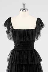 A Linie Schwarzes Gestuftes Ballkleid mit quadratischem Ausschnitt