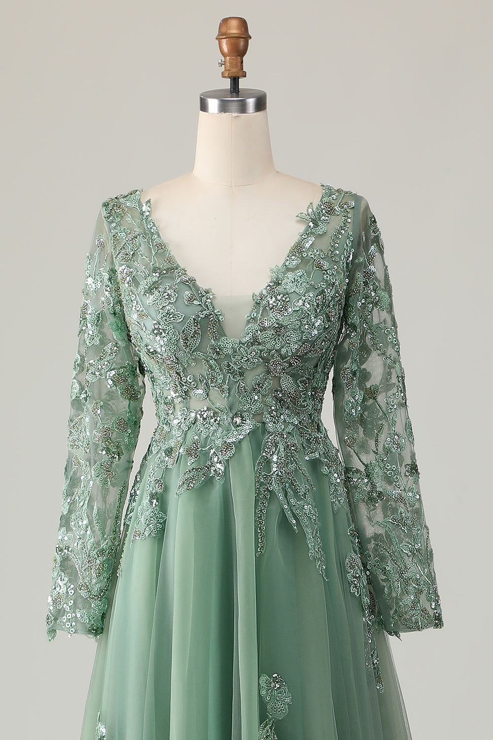 Salbei Langes A-Linie V-Ausschnitt Ballkleid mit Applikation