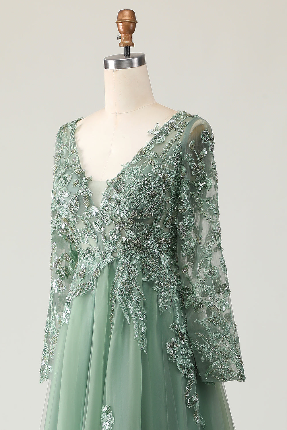 Salbei Langes A-Linie V-Ausschnitt Ballkleid mit Applikation