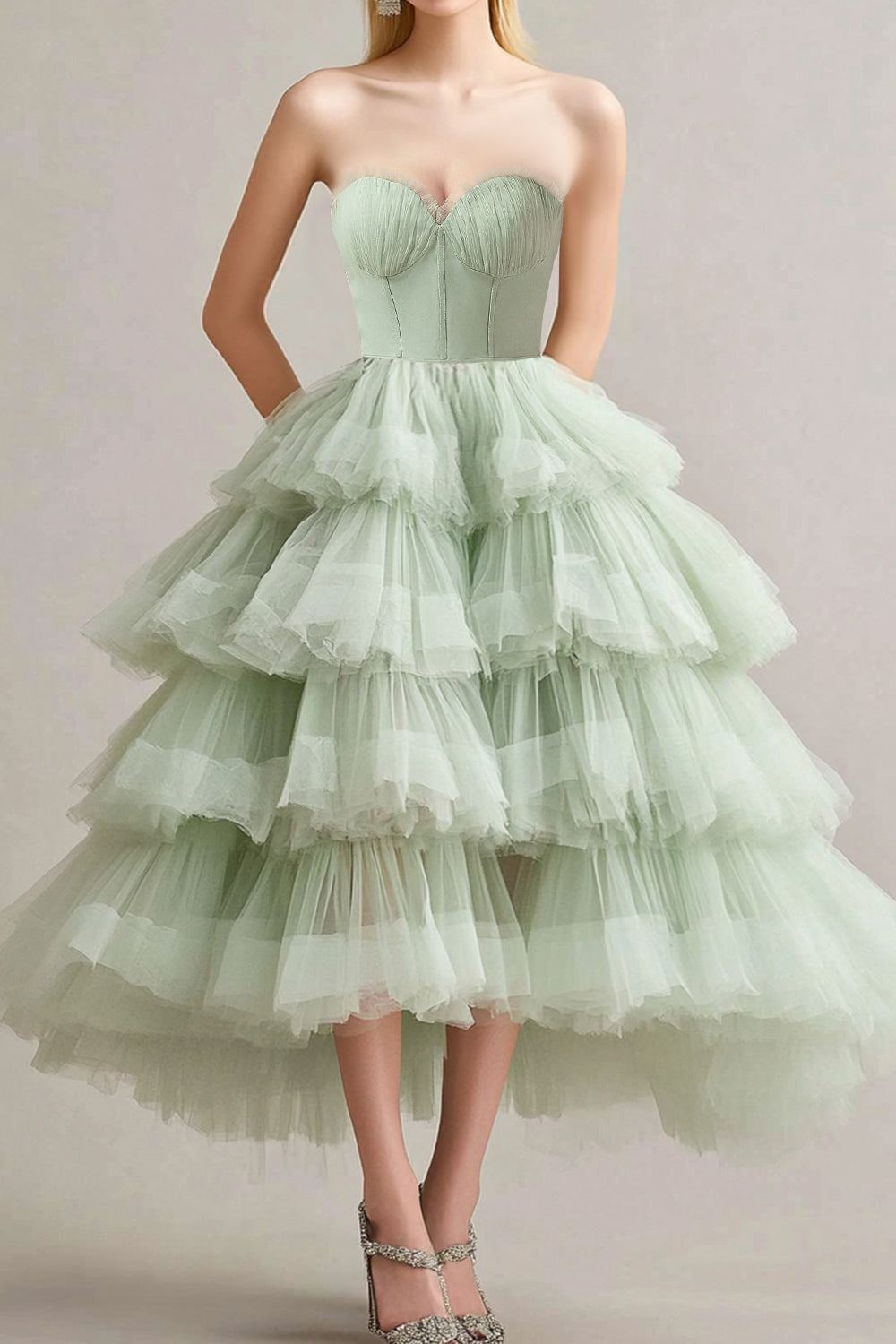 A Linie Sage Trägerloses gestuftes Rüschen Ballkleid aus Tüll