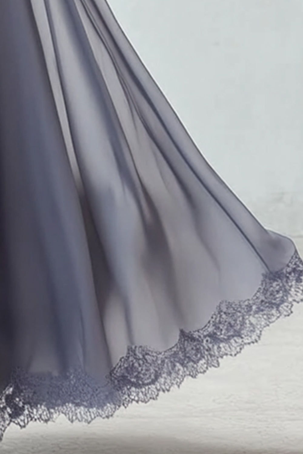 Staubblaues A-Linie Chiffon Spitze Brautjungfernkleid mit kurzen Ärmeln