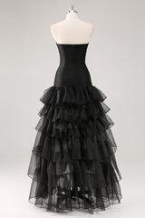Schwarzes Trägerloses Gestuftes Tüll Ballkleid mit Rüschen