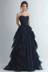 Organza Marineblaues Gestuftes Trägerloses Ballkleid in A-Linie