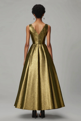 Glitzerndes Dunkelgoldenes Knöchellänges Abendkleid in A-Linie mit V-Ausschnitt und Rüschen