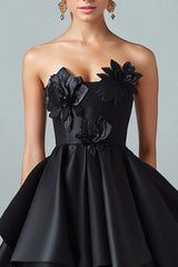 Glitzerndes Schwarzes Hi-Low Trägerloses 3D-Blumen Satin Partykleid in A-Linie mit Rüschen