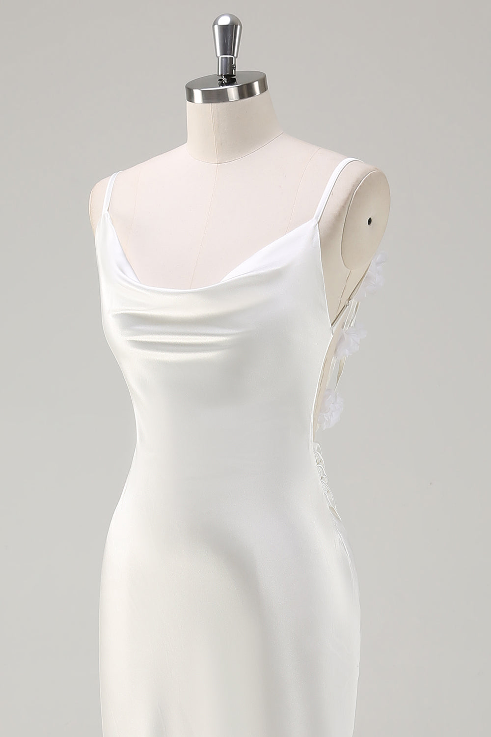 Weißes Rückenfreies Ballkleid aus Satin mit Wasserfallausschnitt