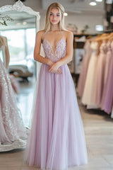 Hellviolettes A-Linie Tüll Spaghettiträger Ballkleid mit Spitze