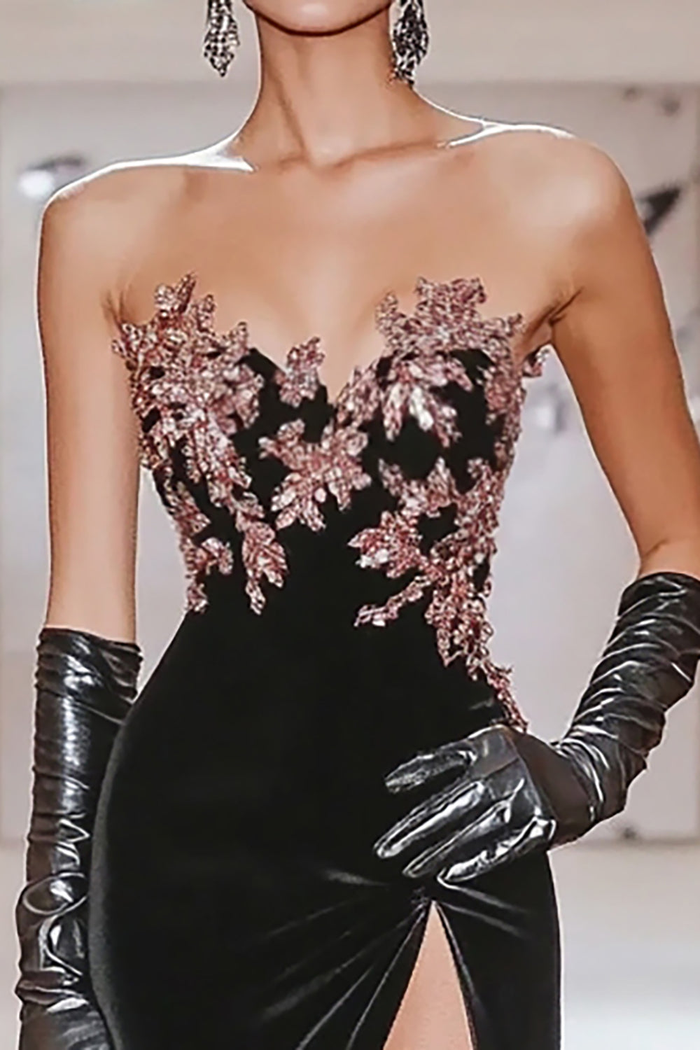 Schickes Schwarzes Herzausschnitt Meerjungfrau Applikation Satin Langes Ballkleid mit Schlitz