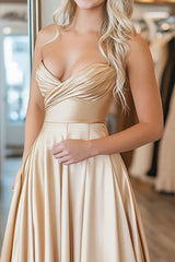 Schickes Goldenes Herzausschnitt A-Linie Gerafftes Langes Ballkleid aus Satin