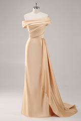Langes Champagner Abendkleid mit einer Schulter und Falten