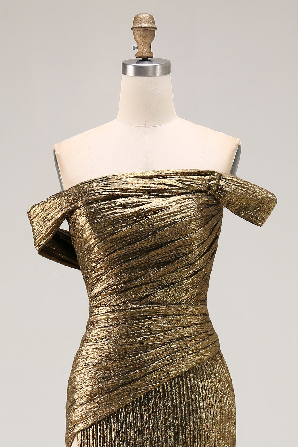 Gold Schulterfreies Etui Abendkleid aus Metallic Satin mit Schlitz