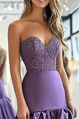 Pflaume A-Linie Herzausschnitt Satin Ballkleid mit Rüschen und Perlenstickerei