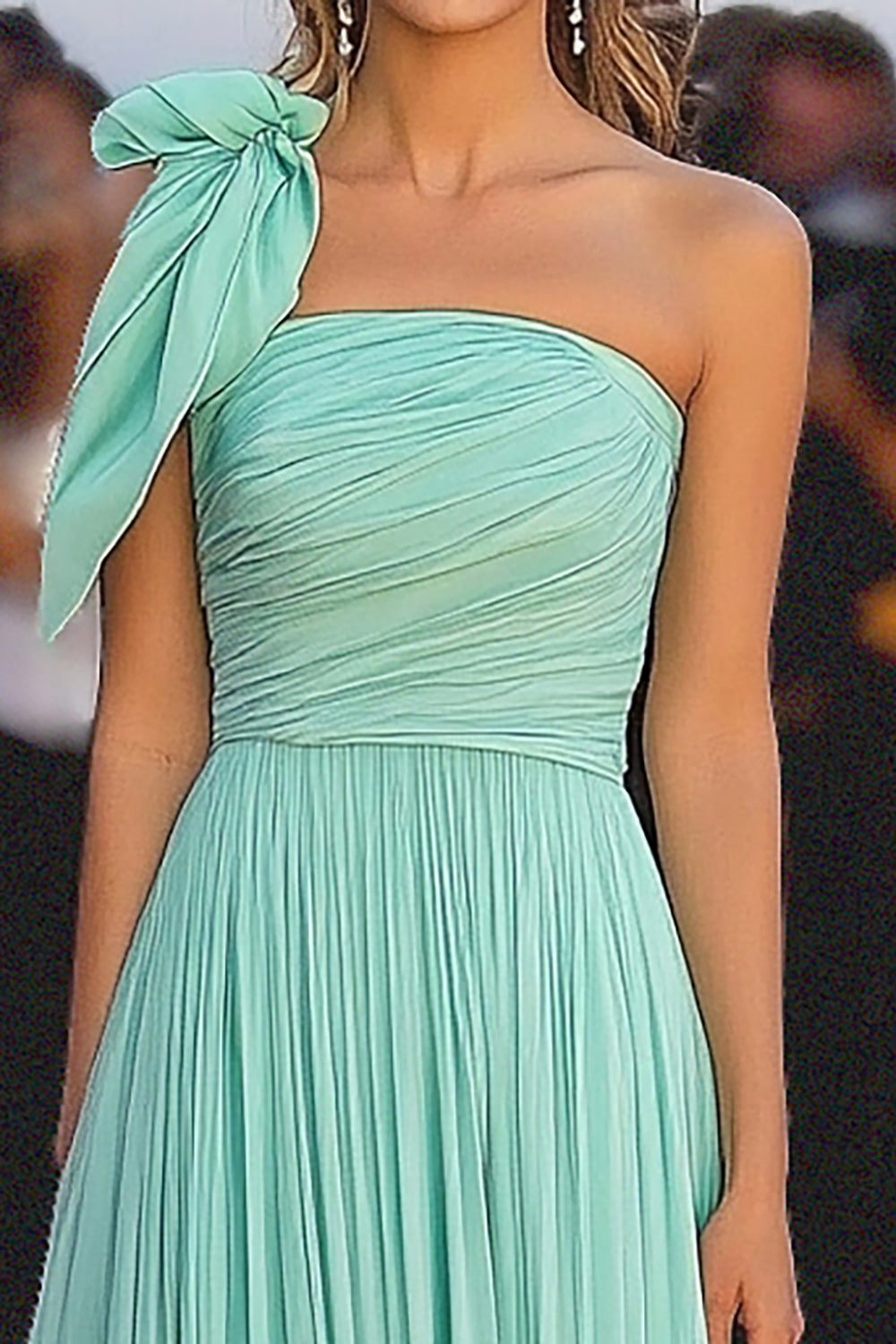 Mint A Linie Eine Schulter Chiffon Galakleid