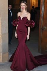 Burgundy Satin Meerjungfrauen Galakleid mit Puffärmeln